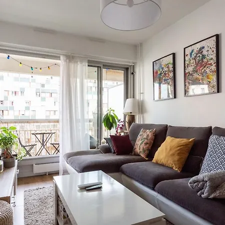Amazing 38m2 Apartment, With Balcony, In 19e District