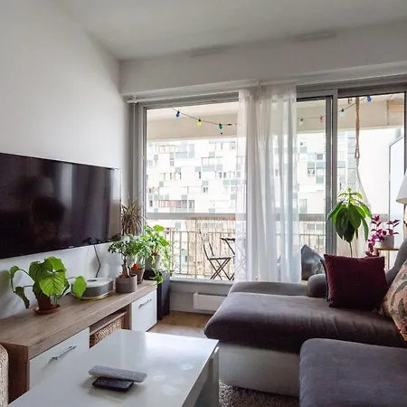 Amazing 38m2 Apartment, With Balcony, In 19e District Paris