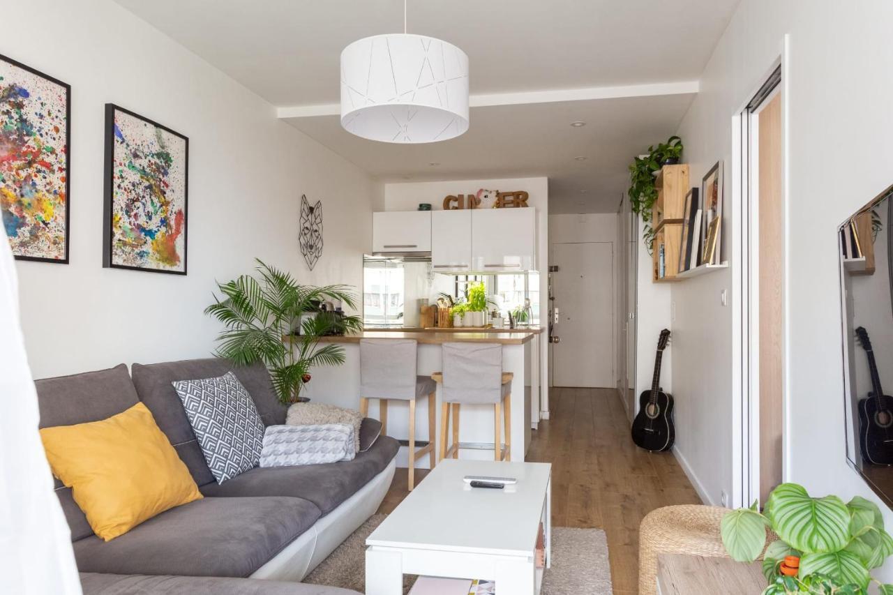Amazing 38m2 Apartment, With Balcony, In 19e District
